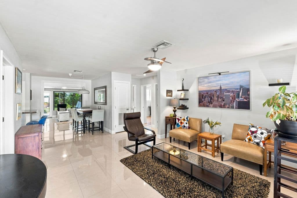 3+1 Müstakil ev — 4110 NW 16TH Avenue