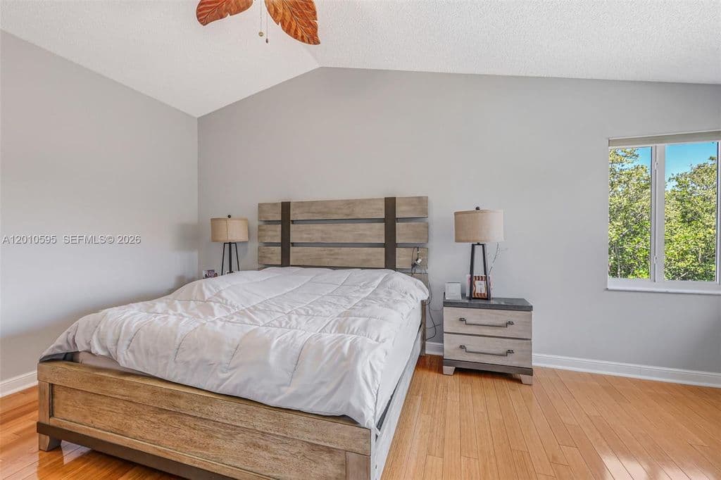 4+1 Müstakil ev — 1065 Weeping Willow Way