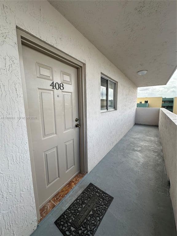2-bedroom Condo — 6091 W 22nd Ct APT 408