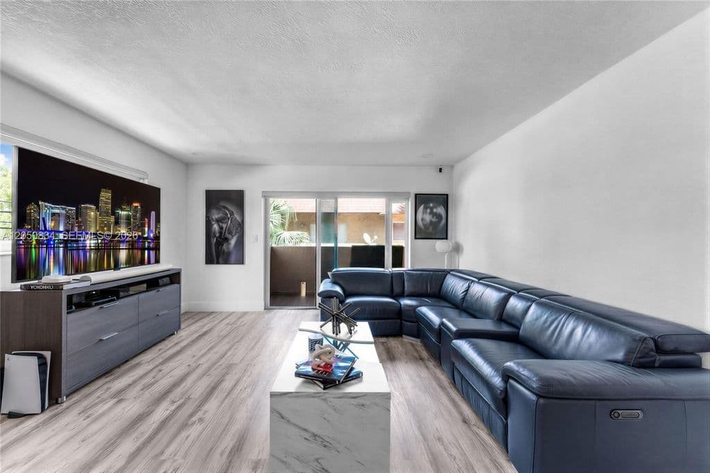 2-bedroom Condo — 9958 SW 88th St #522-5