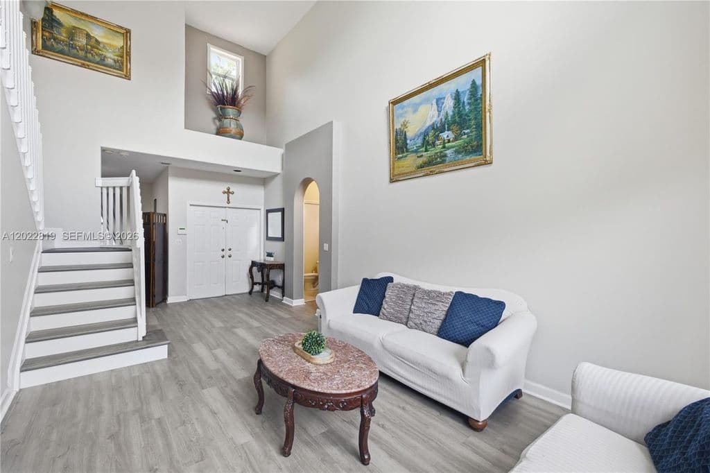3+1 Müstakil ev — 16928 SW 35th St
