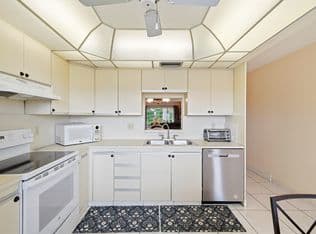 2-bedroom Condo — 3201 Portofino Pt #E3, Coconut Creek, 33066