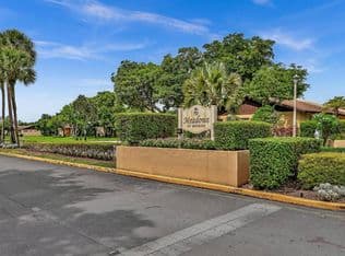 3-bedroom Townhouse — 9551 W Heather Ln, Miramar, 33025