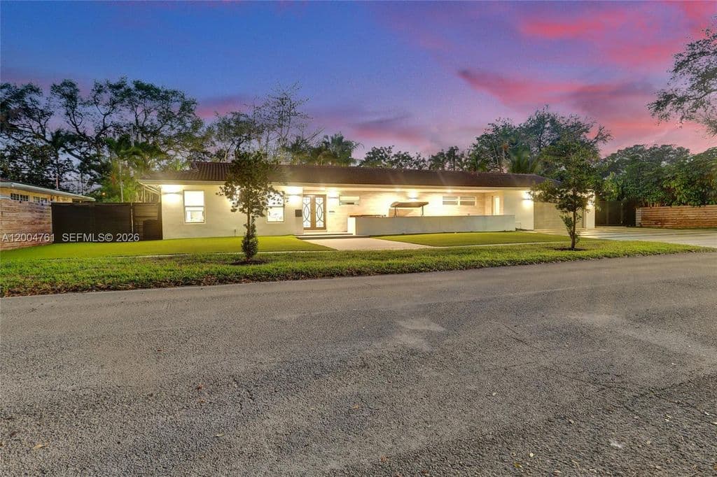 5+1 Müstakil ev — 2126 NE 187th St