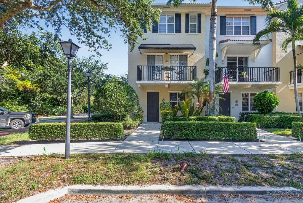 3-bedroom Property — 169 CAT ROCK Lane