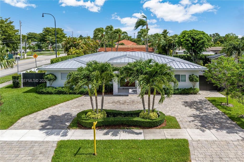 4+1 Müstakil ev — 9641 SW 66th St