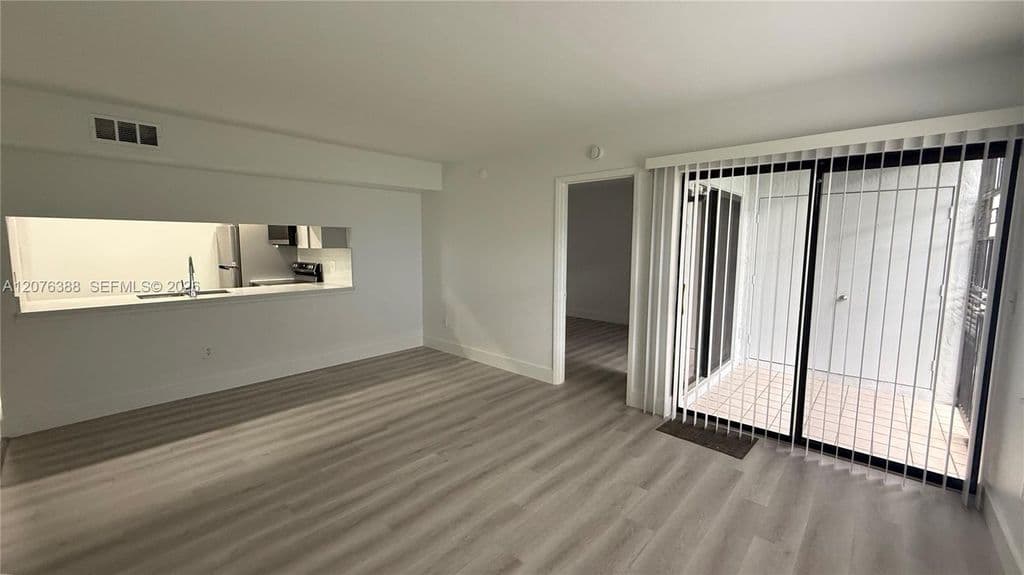 2+1 Condo — 2750 W 63rd Pl #12-24