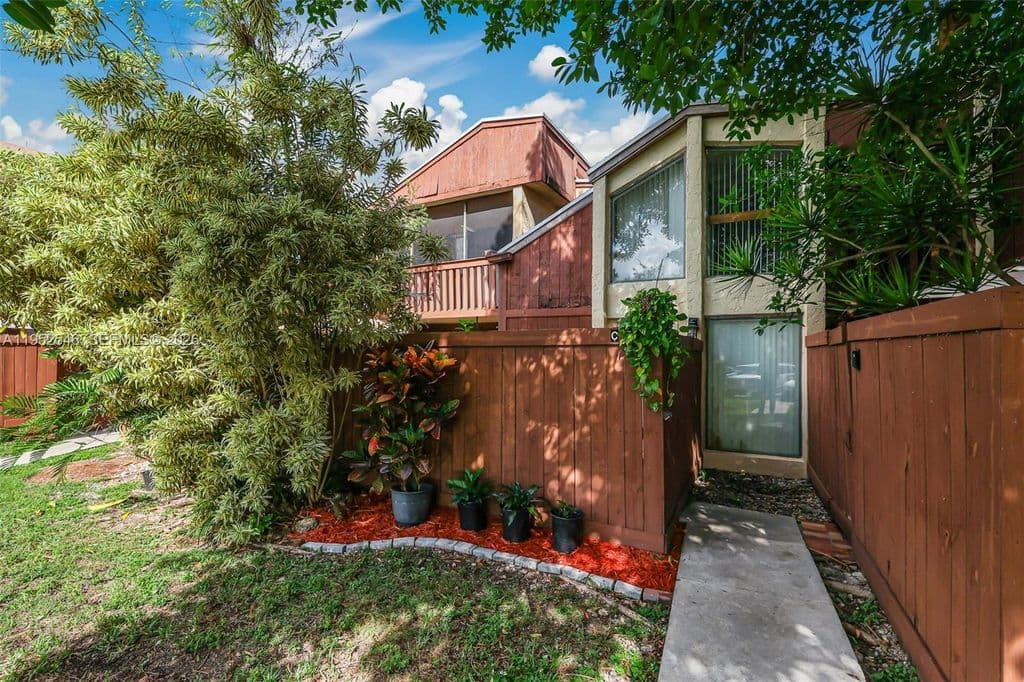 3+1 Mülk — 7014 SW 114th Pl #C53