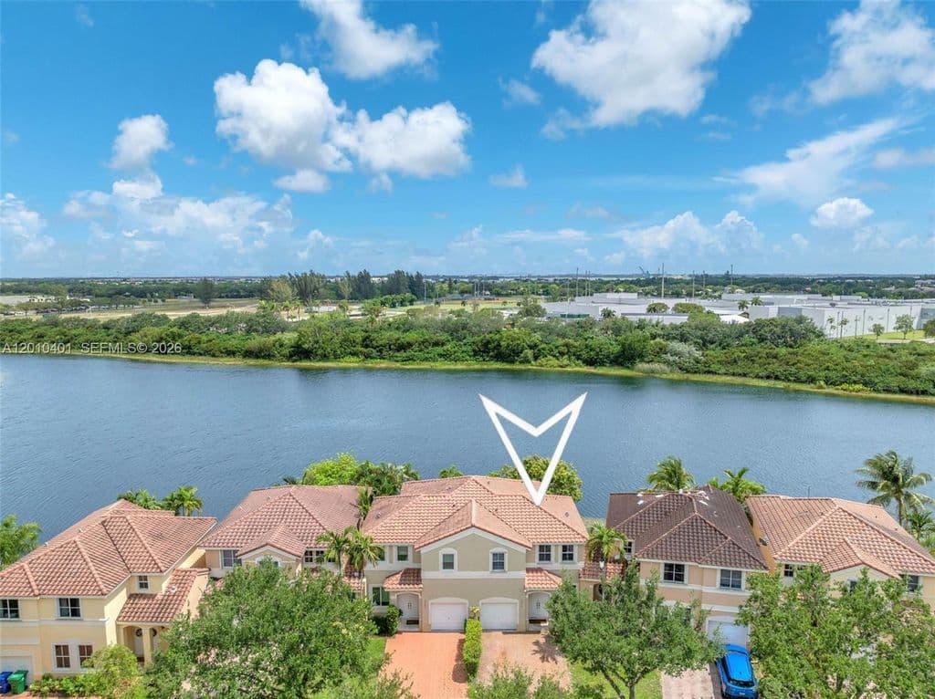 3-bedroom Property — 16910 SW 39th Ct