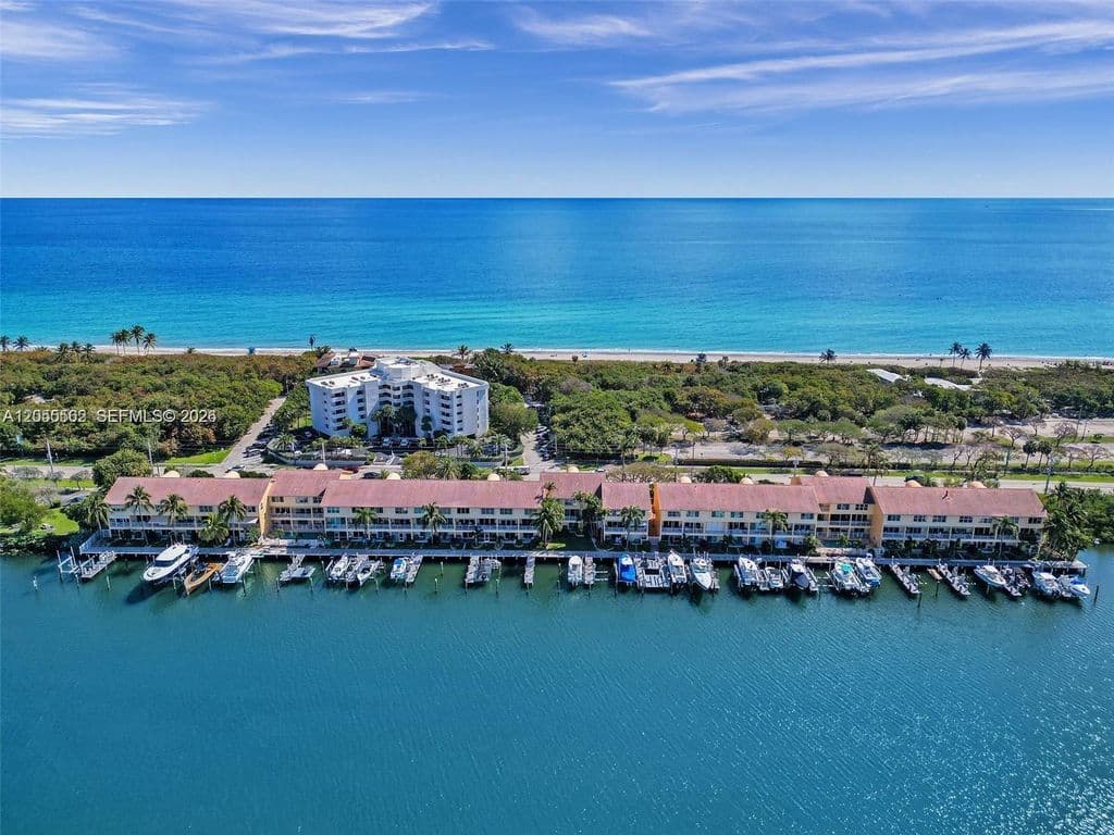 3-bedroom Property — 4234 N Ocean Dr