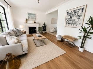 3+1 Müstakil ev — 585 NE 121st St, North Miami, 33161