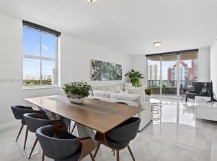 2+1 Condo — 3340 NE 190th St APT 1101, Aventura, 33180