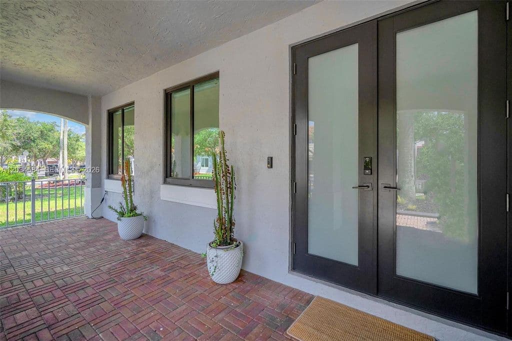 4+1 Müstakil ev — 731 Tulip Cir
