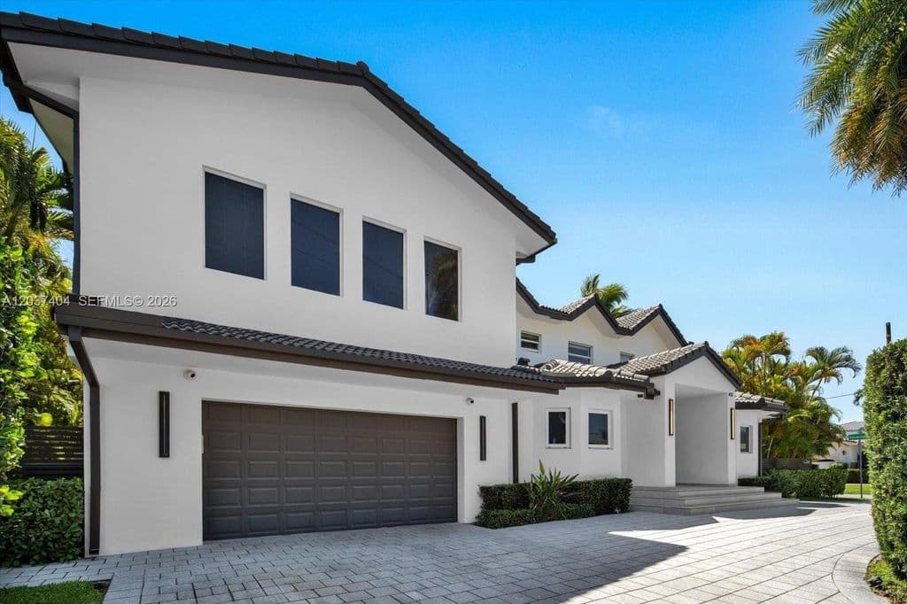 6-bedroom Single-Family Home — 431 Layne Blvd