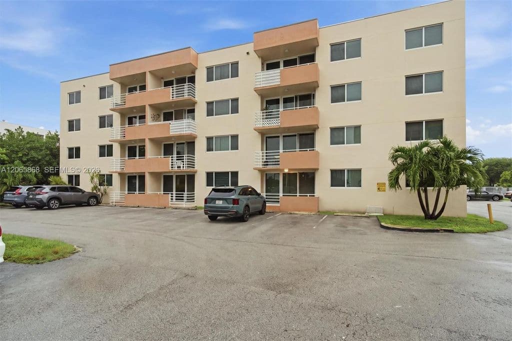 2+1 Condo — 8050 NW 8th St #1110
