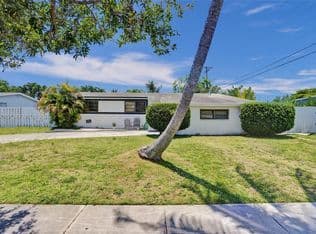 3+1 Müstakil ev — 9910 Bahama Dr, Cutler Bay, 33189