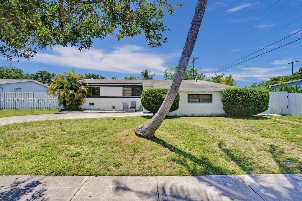 3+1 Müstakil ev — 9910 Bahama Dr