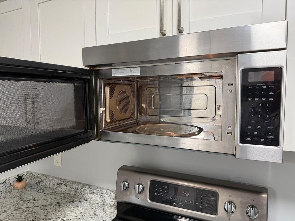 2+1 Condo — 615 S State Road 7 #1d