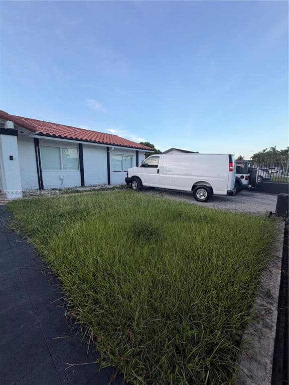 3+1 Müstakil ev — 15171 SW 70th St
