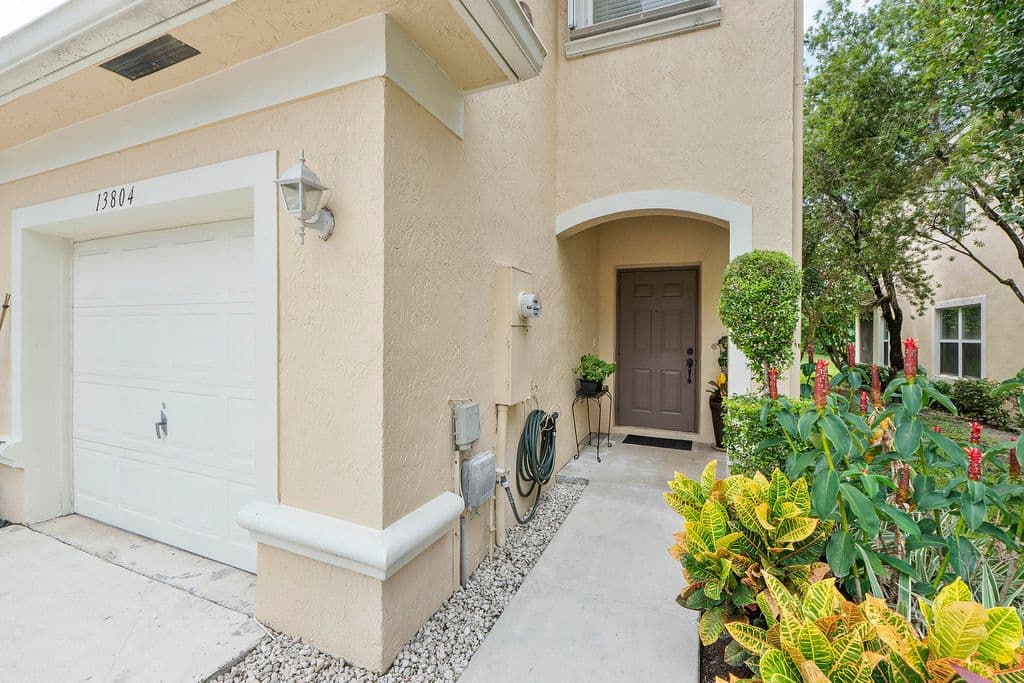3-bedroom Property — 13804 Creston Place