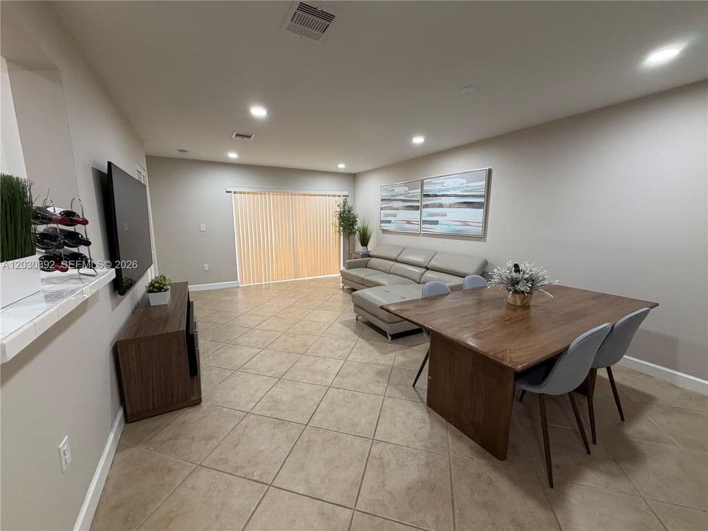 2+1 Condo — 4712 NW 114th Ave Unit 202