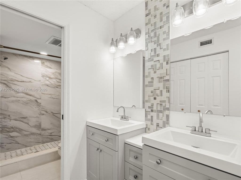 2+1 Condo — 7547 Fairfax Dr #210