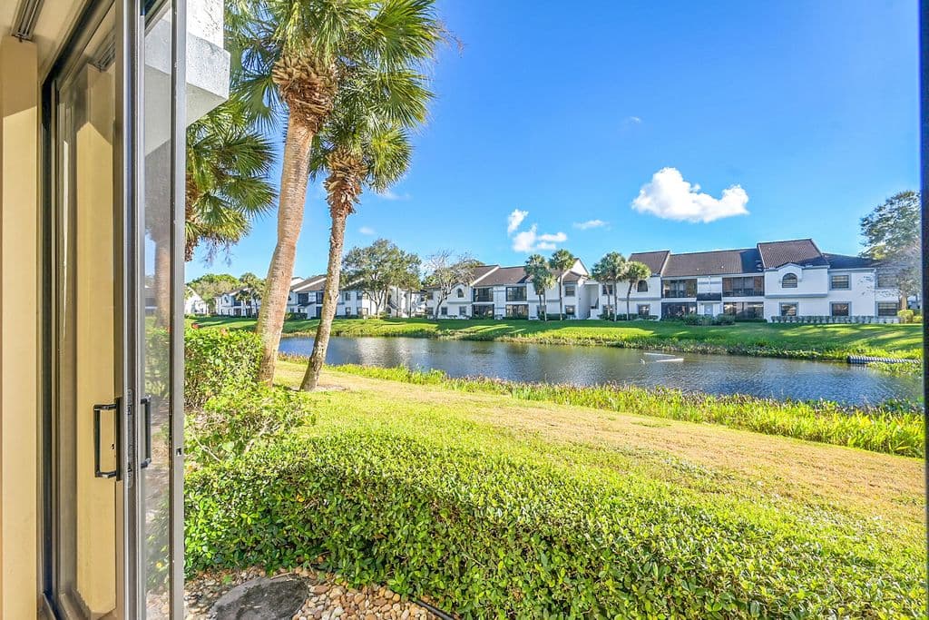 2+1 Condo — 5418 FIRENZE Drive #D