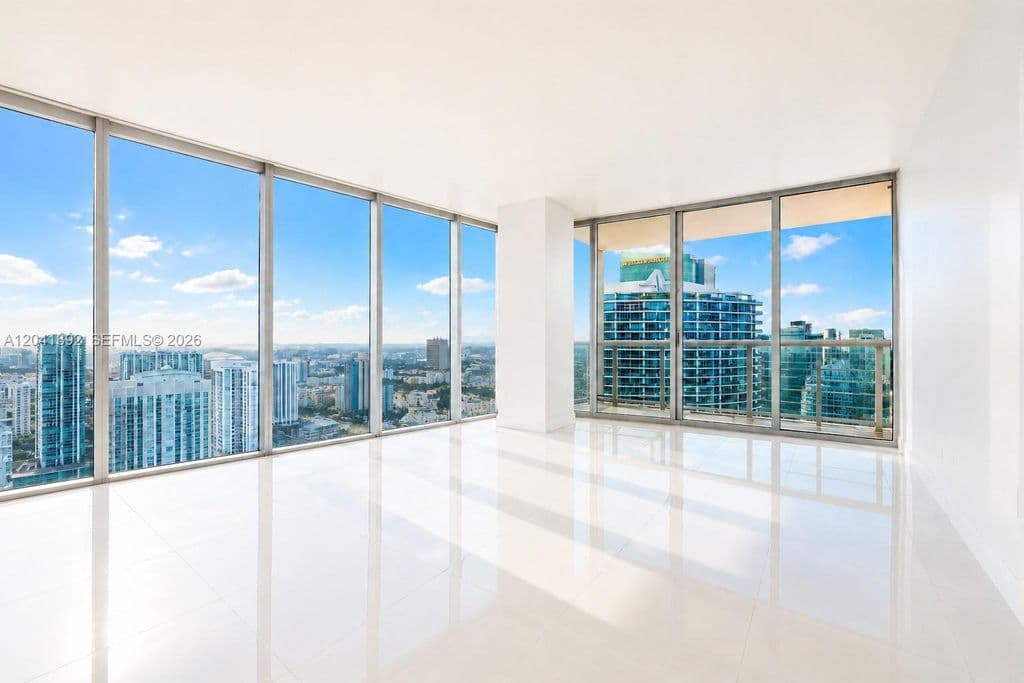 2-bedroom Condo — 475 Brickell Ave APT 4715