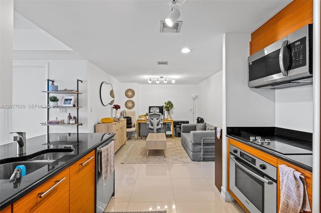 1-bedroom Condo — 50 Biscayne Blvd APT 2507