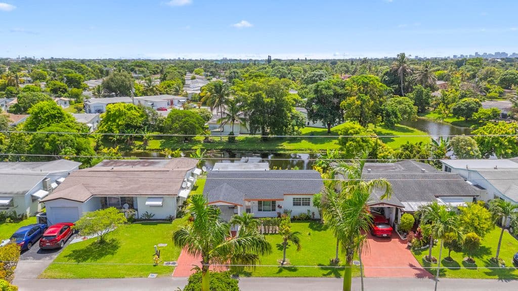 2-bedroom Single-Family Home — 4200 NW 52ND Avenue