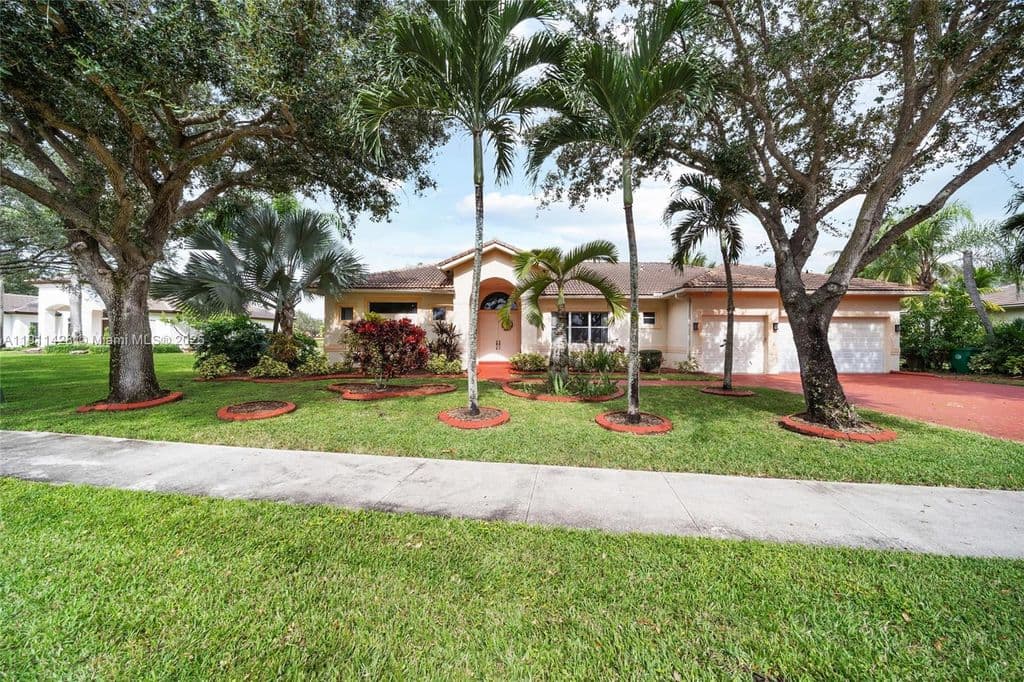 4+1 Müstakil ev — 13875 SW 41st St