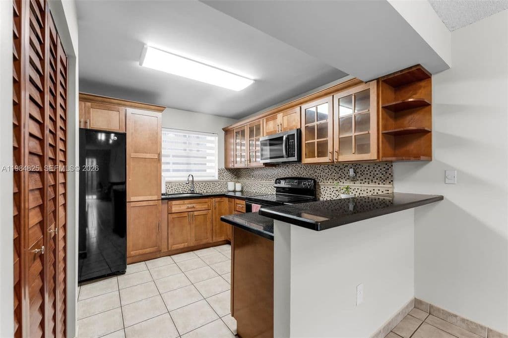 2+1 Mülk — 14907 SW 80th St APT 115