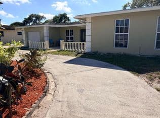 4+1 Müstakil ev — 511 SW 63rd Terrace, Margate, 33068
