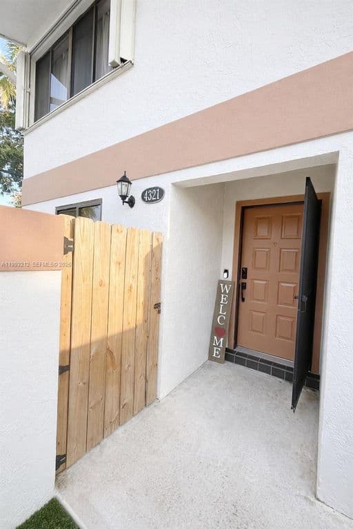 2+1 Mülk — 4321 SW 70th Ter
