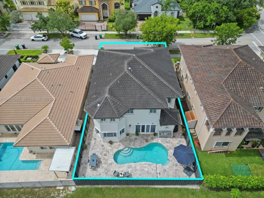 4-bedroom Single-Family Home — 15651 SW 14th St