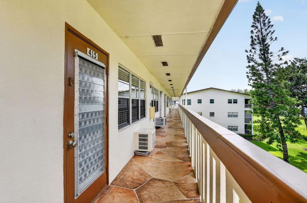 1-bedroom Condo — 415 Mansfield #J