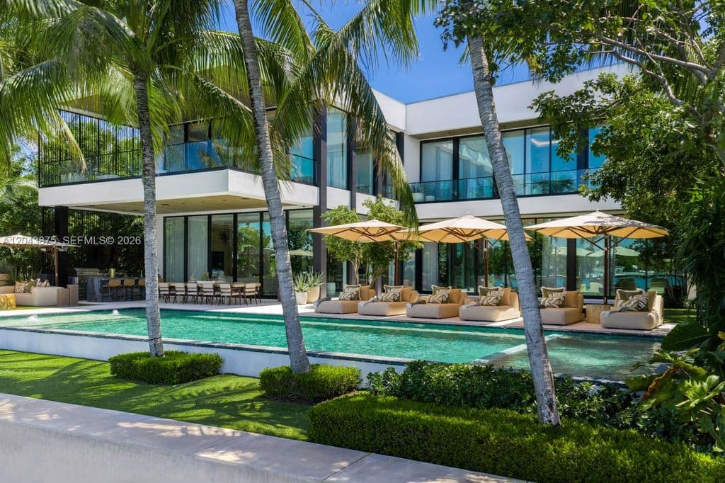 7-bedroom Single-Family Home — 58 La Gorce Cir