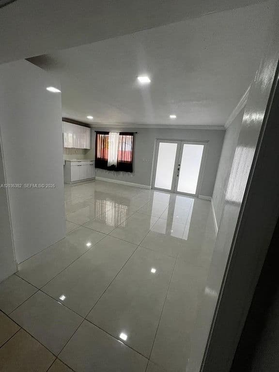 4+1 Müstakil ev — 1271 W 79th St