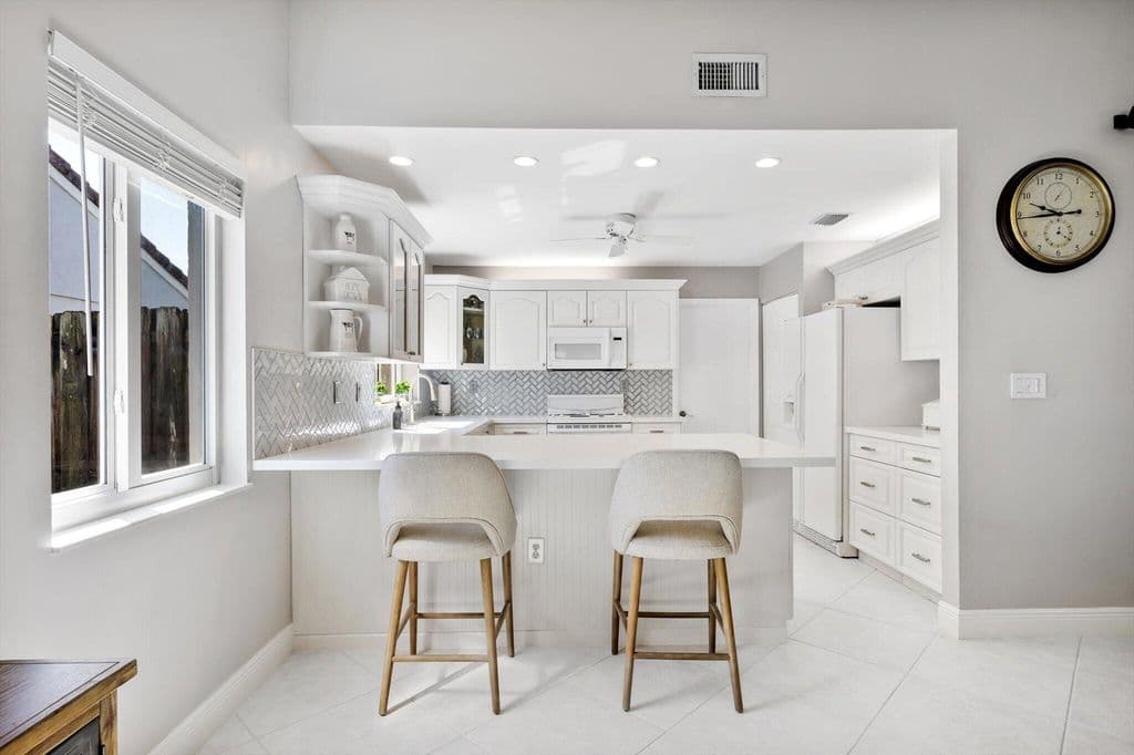 3-bedroom Single-Family Home — 15541 Dover Court