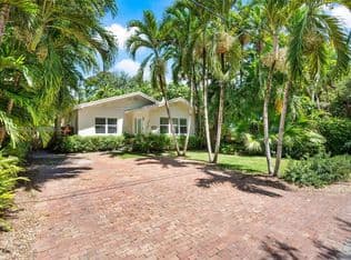3+1 Müstakil ev — 2465 Inagua Ave, Miami, 33133