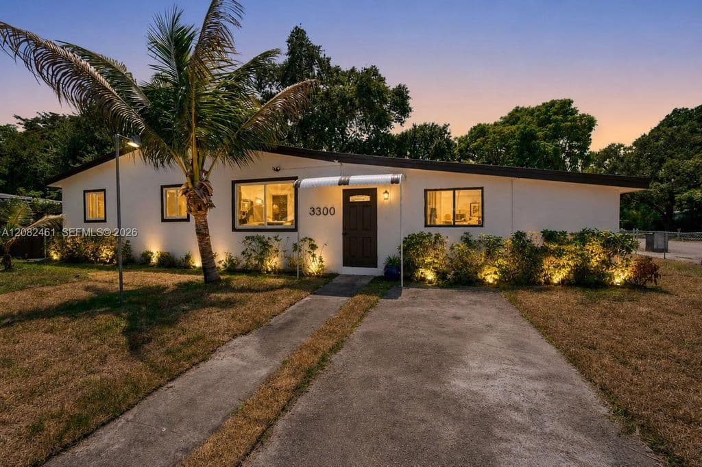 4+1 Müstakil ev — 3300 SW 40th Ave