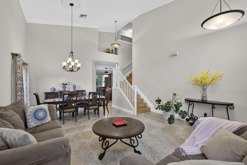 4-bedroom Single-Family Home — 11483 Beacon Pointe Lane