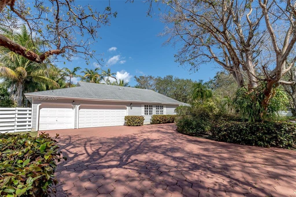 4+1 Müstakil ev — 15005 SW 148th St