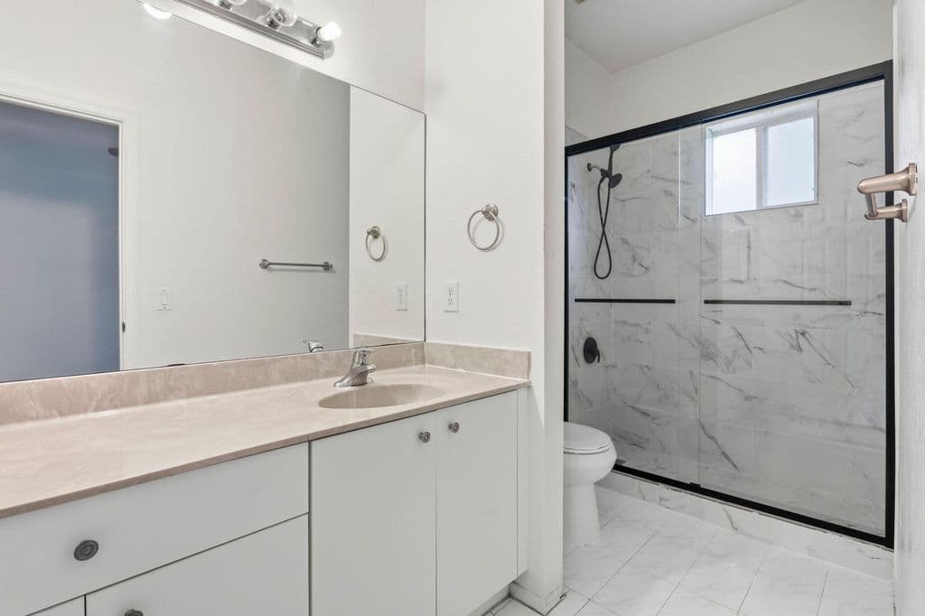 3-bedroom Property — 460 PRINCESS Drive