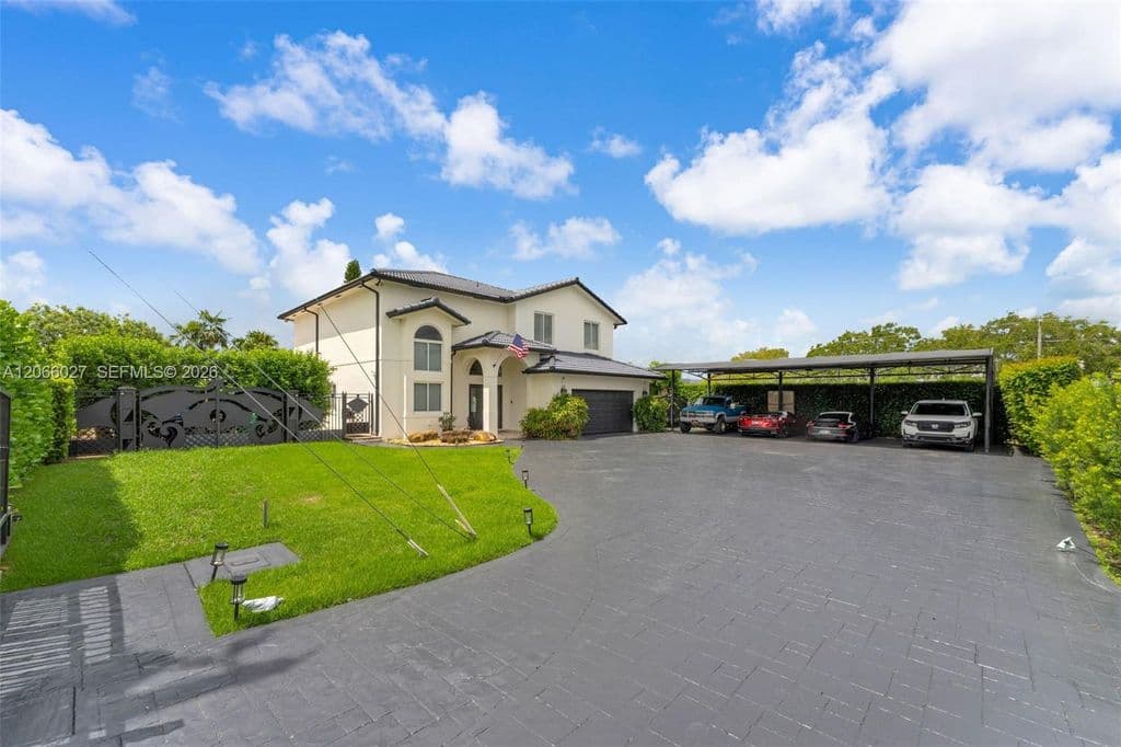 4+1 Müstakil ev — 14380 SW 36th St