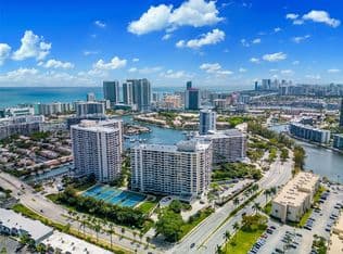 2-bedroom Condo — 600 Three Islands Blvd APT 606, Hallandale Beach, 33009