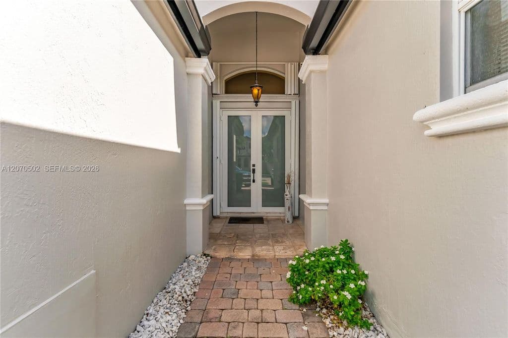 4+1 Müstakil ev — 14591 SW 30th St