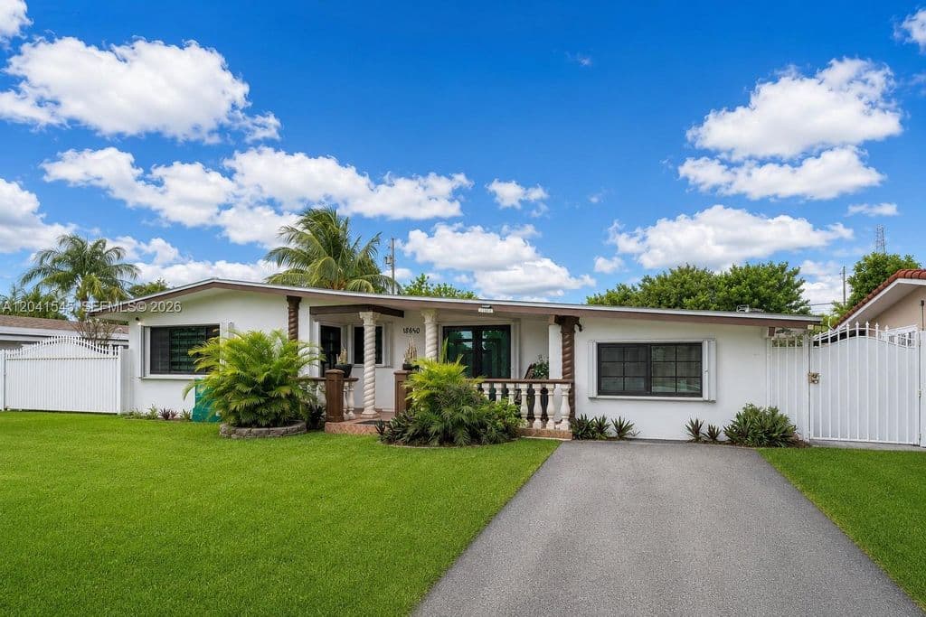 4-bedroom Single-Family Home — 18670 Belview Dr