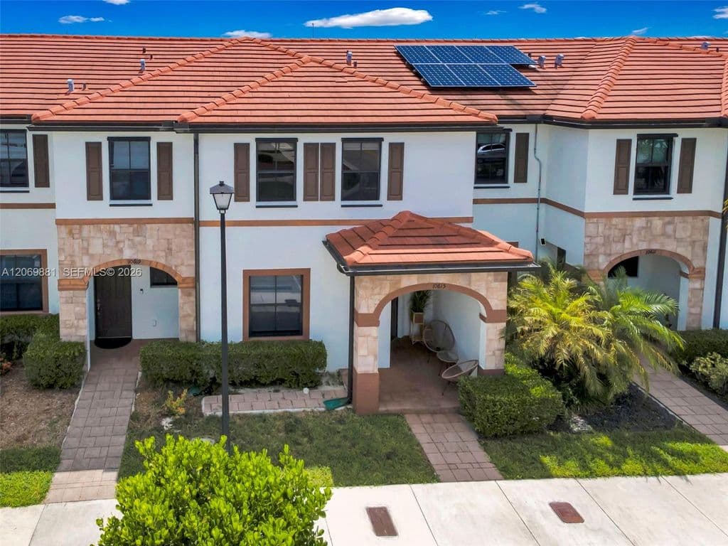 3+1 Mülk — 10615 W 34th Ct