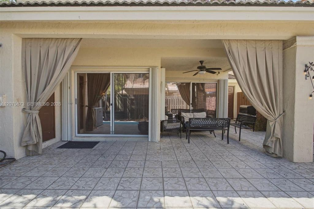 3-bedroom Property — 16405 SW 73rd Ln